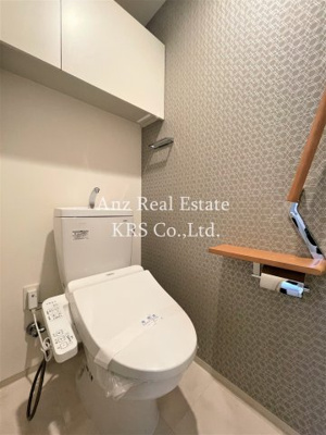 【独立洗面台】 | シーズンフラッツ靭本町 | 冬場での使用や清潔好きの方にうれしい温水洗浄便座♪