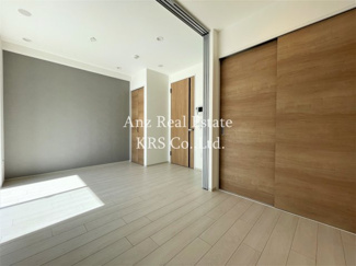 【居間・リビング】 | シーズンフラッツ靭本町 | 間仕切りを開けると広々空間