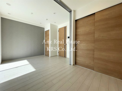 【居間・リビング】 | シーズンフラッツ靭本町 | 間仕切りを開けると広々空間