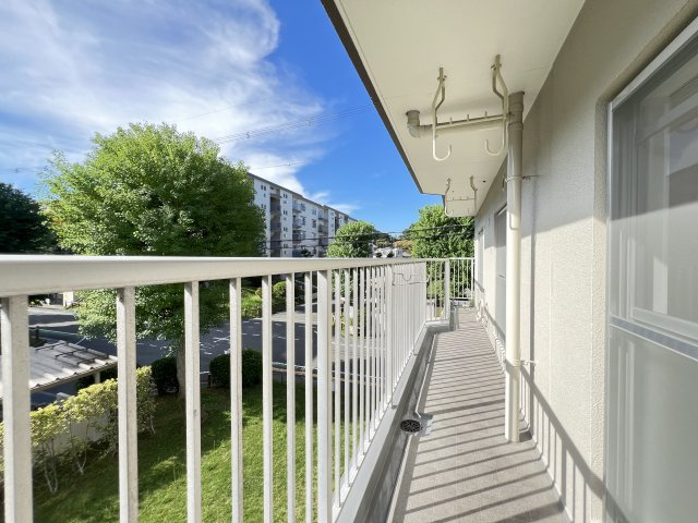 Cマンション1号棟2階のバルコニー