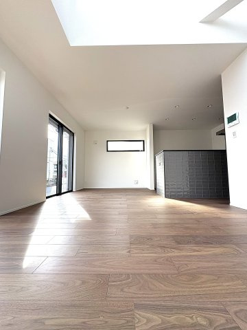 DAIE TERRACE – 光と風に包まれる、やすらぎの住まいの居間・リビング