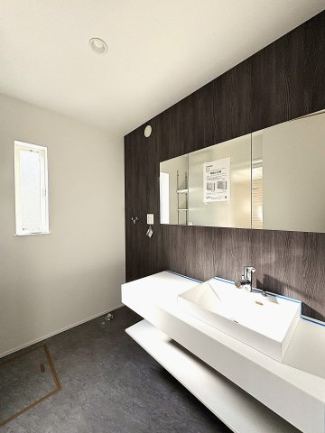 DAIE TERRACE – 光と風に包まれる、やすらぎの住まいの独立洗面台