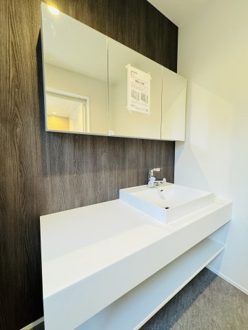 DAIE TERRACE – 光と風に包まれる、やすらぎの住まいの独立洗面台