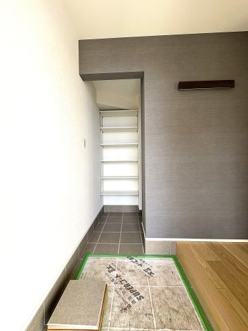 DAIE TERRACE – 光と風に包まれる、やすらぎの住まいの玄関