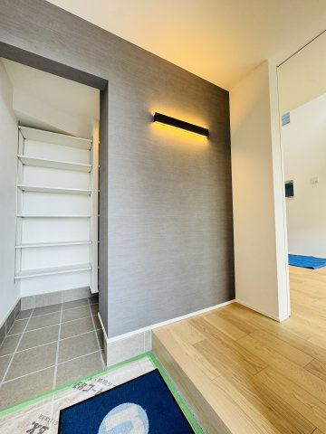 DAIE TERRACE – 光と風に包まれる、やすらぎの住まいの玄関