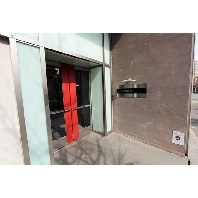 コンフォリア原宿のエントランス