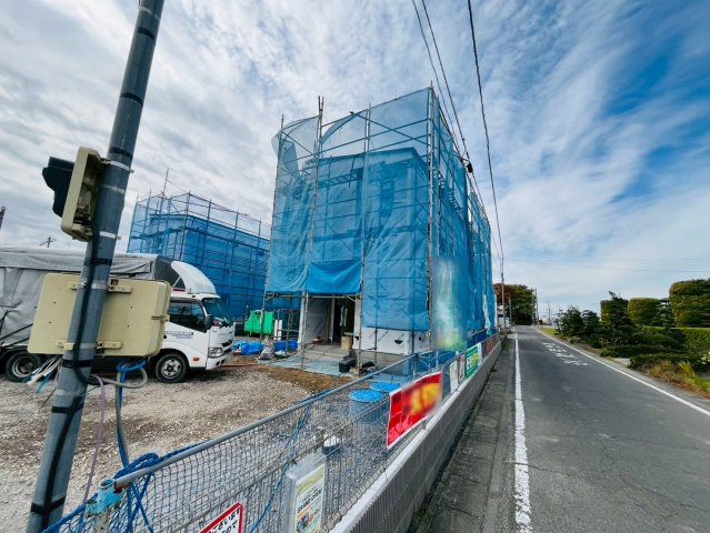 第11期の前面道路含む現地写真|〇１号棟〇
インテリアの統一が作りやすい洋室のみの間取りです！
2025年11月撮影