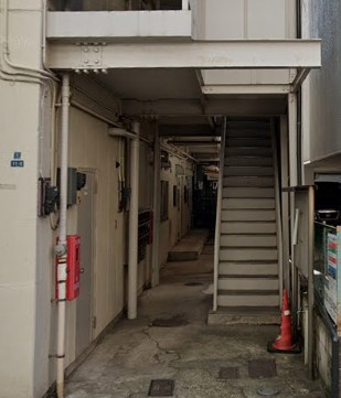 コーポニコニコのエントランス