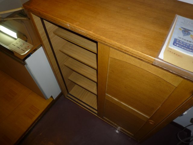 コーポニコニコの玄関