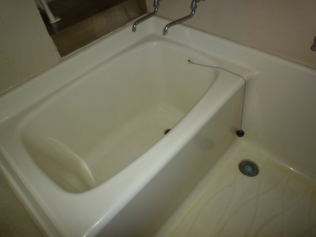 コーポニコニコの浴室