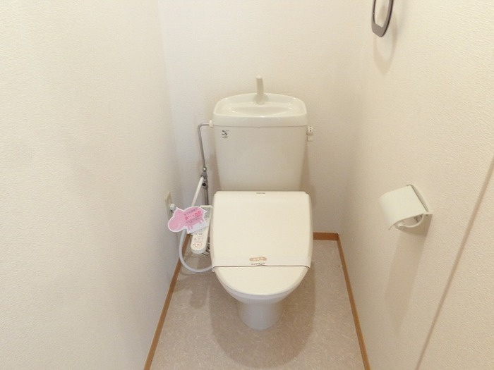 ハイツセリュー Ⅲ棟のトイレ|温水洗浄暖房便座