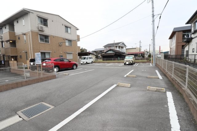 アザックひらたの駐車場