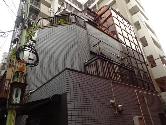 石井ビルの外観