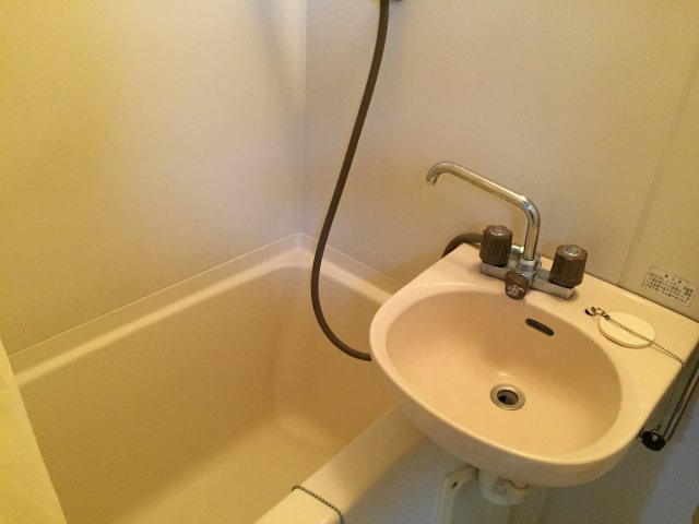 石井ビルの浴室|3点ユニット（バス・トイレ同室）