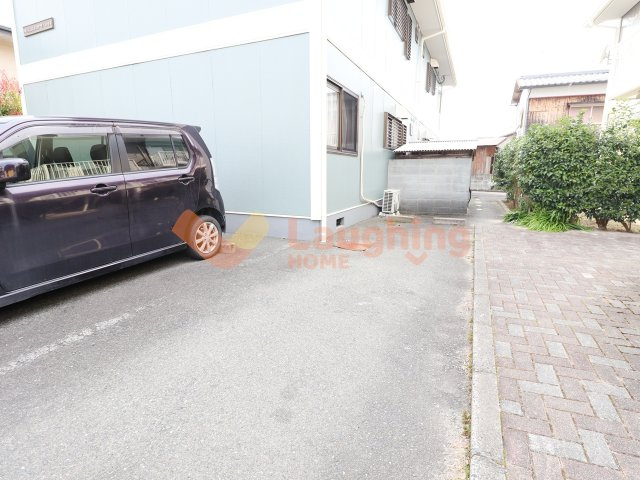 グリーンハイツ大善寺の駐車場|車をお持ちの方に嬉しい駐車場付きの物件です