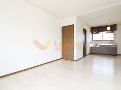 【居間・リビング】 | グリーンハイツ大善寺 | ゆったりとした居間です