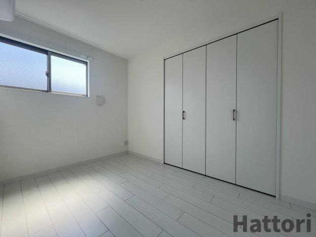 ジラフ吹田内本町の洋室