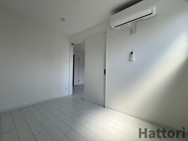 ジラフ吹田内本町の洋室