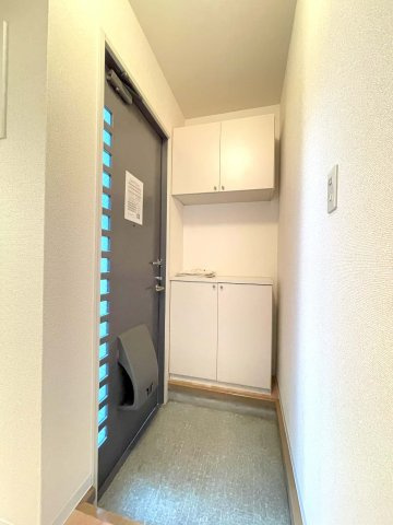 ロアンヌ A棟の玄関