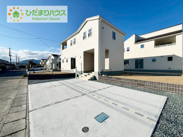 いわき市平下平窪1期　新築戸建　3号棟の駐車場|マイホームなら駐車場代がかかりません。しかも、自宅の駐車場で洗車ができます！今までコイン洗車に行っていた手間も省けて、節約にもつながります(^^♪