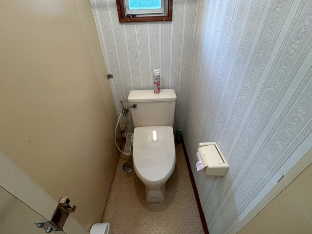 鴨川市宮　中古戸建のトイレ