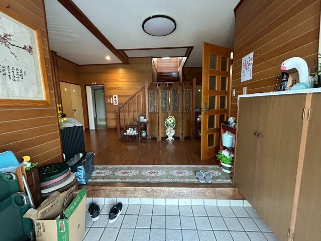 鴨川市宮　中古戸建の玄関