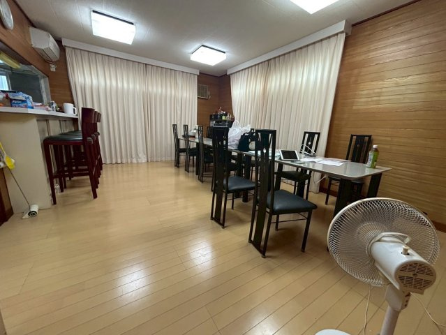 鴨川市宮　中古戸建の居間・リビング