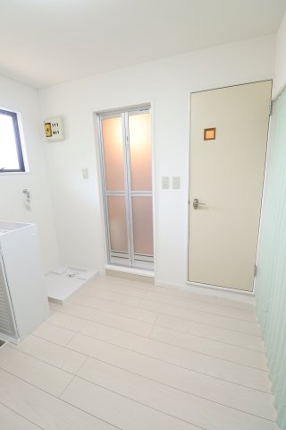 グリーンヒル多摩の居間・リビング|同間取り別部屋の参考写真です。