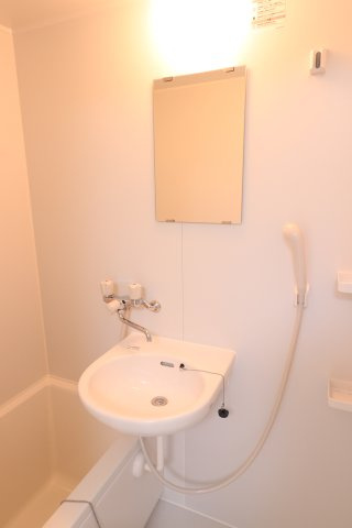 グリーンヒル多摩の洗面所|同間取り別部屋の参考写真です。