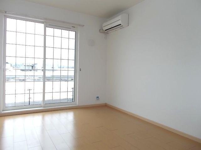 ビッグ　シャトーＥの居間・リビング