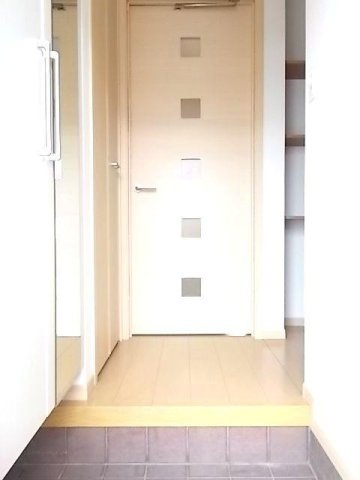 ビッグ　シャトーＥの玄関