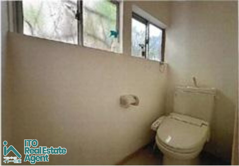 　吉田本町中古戸建のトイレ