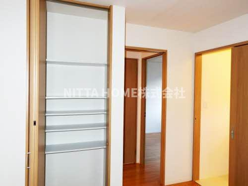 サニーフラットⅠ・Ⅱの収納|全居室収納スペース付きです★