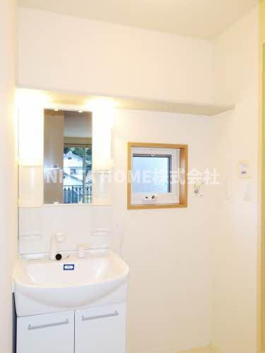 サニーフラットⅠ・Ⅱの洗面所|独立洗面化粧台もありますよ◆