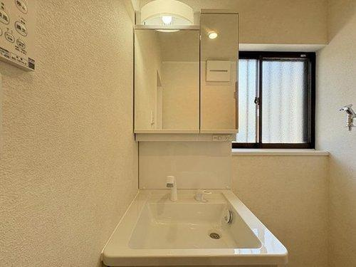 明石市大久保町大窪 戸建ての洗面所|洗面化粧台