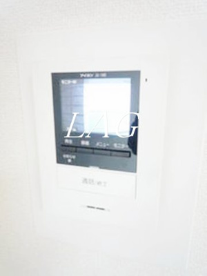 【セキュリティ】 | コーポレート西大井 | モニター付きインターホンです。