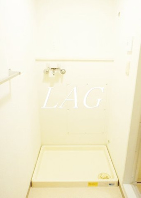 【設備】 | コーポレート西大井 | 室内洗濯機置場です。