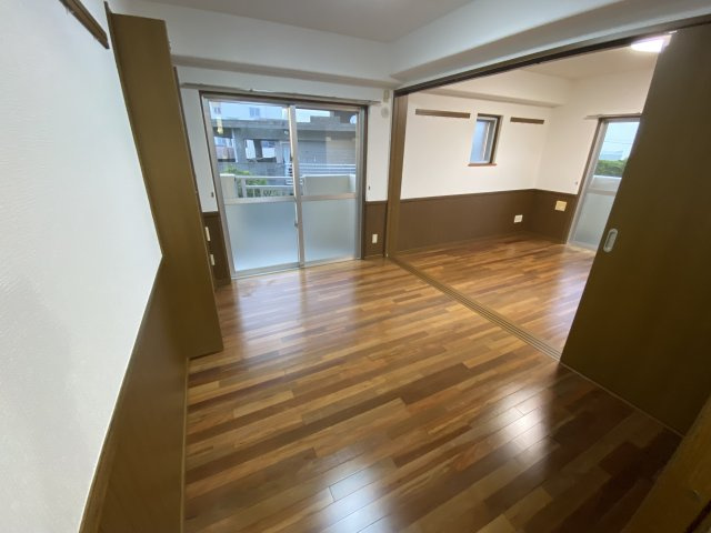 ヴェルドミール真地の居間・リビング