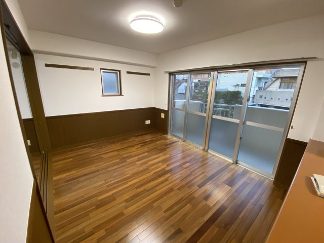 ヴェルドミール真地の居間・リビング