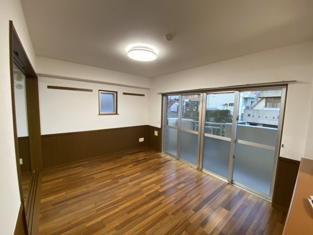 ヴェルドミール真地の居間・リビング