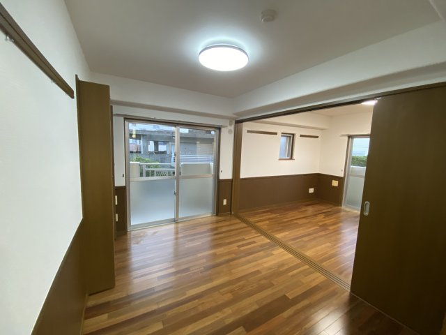 ヴェルドミール真地の居間・リビング