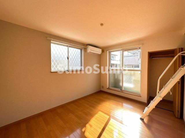 コンフォートベネフィス姪浜４の居間・リビング