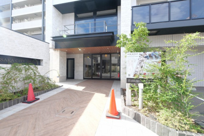 【エントランス】 | エステムコート大阪シティサイト | ゆとりのあるエントランスです
