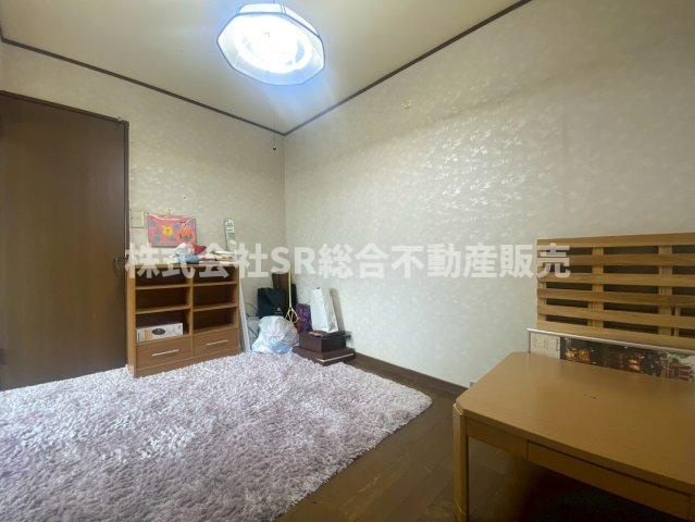 弥生町中古戸建の寝室|落ち着いて過ごせるお部屋なので、寝室にいかがでしょうか