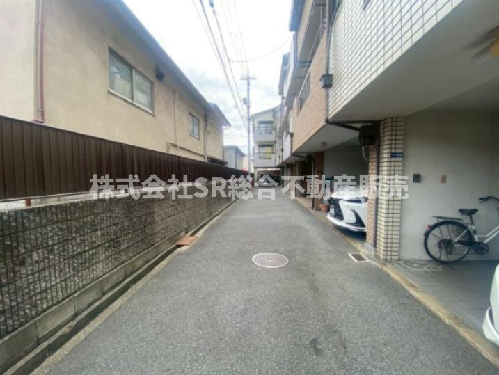 弥生町中古戸建の前面道路含む現地写真|前面道路含む現地写真です
