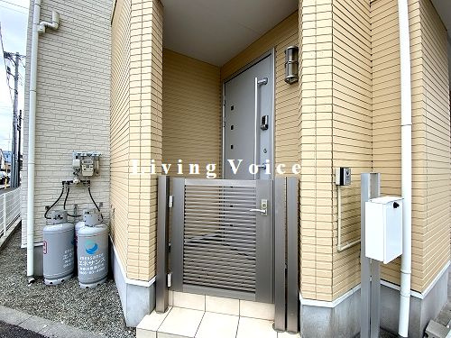 【エントランス】 | 【仲介手数料０円】藤沢市みその台　中古一戸建て | 藤沢市みその台　中古一戸建て