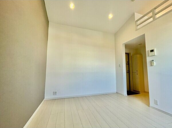 Loup　　de　　Mer　堀田(ルードメールの居間・リビング