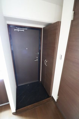 【玄関】 | ファーストパレス