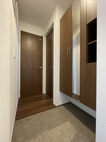 YKメゾン向陽の玄関