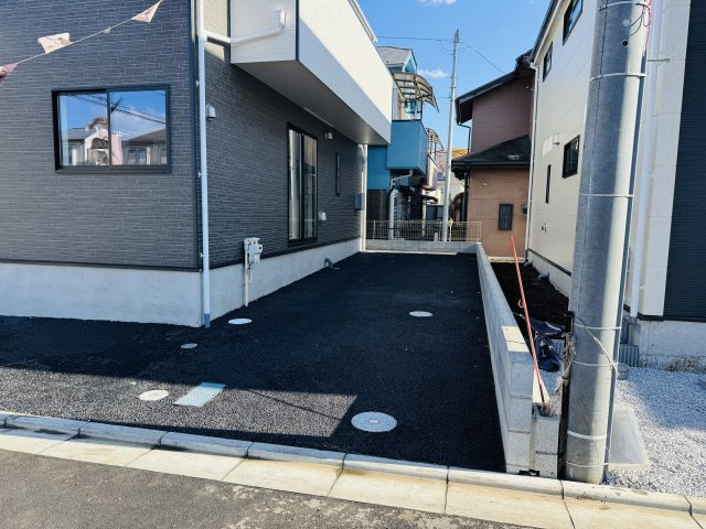 八王子市　諏訪町　新築一戸建て　３７期の駐車場|～2台駐車可能カースペース～